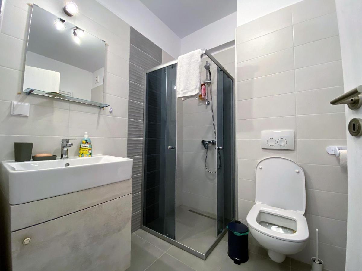 Plaza View Studio Bukarest Kültér fotó